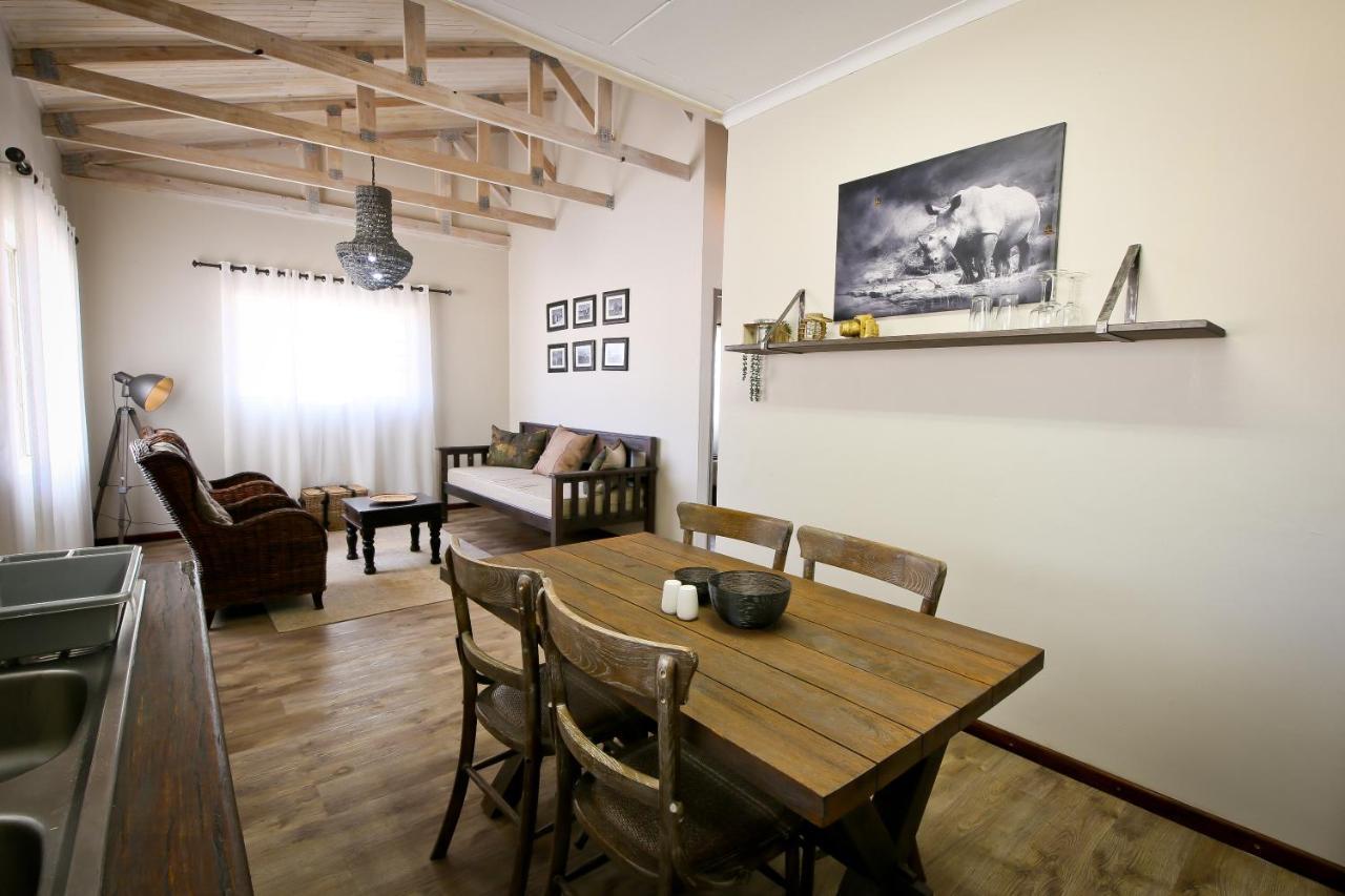 Otjiwa Safari Lodge Очиваронго Экстерьер фото