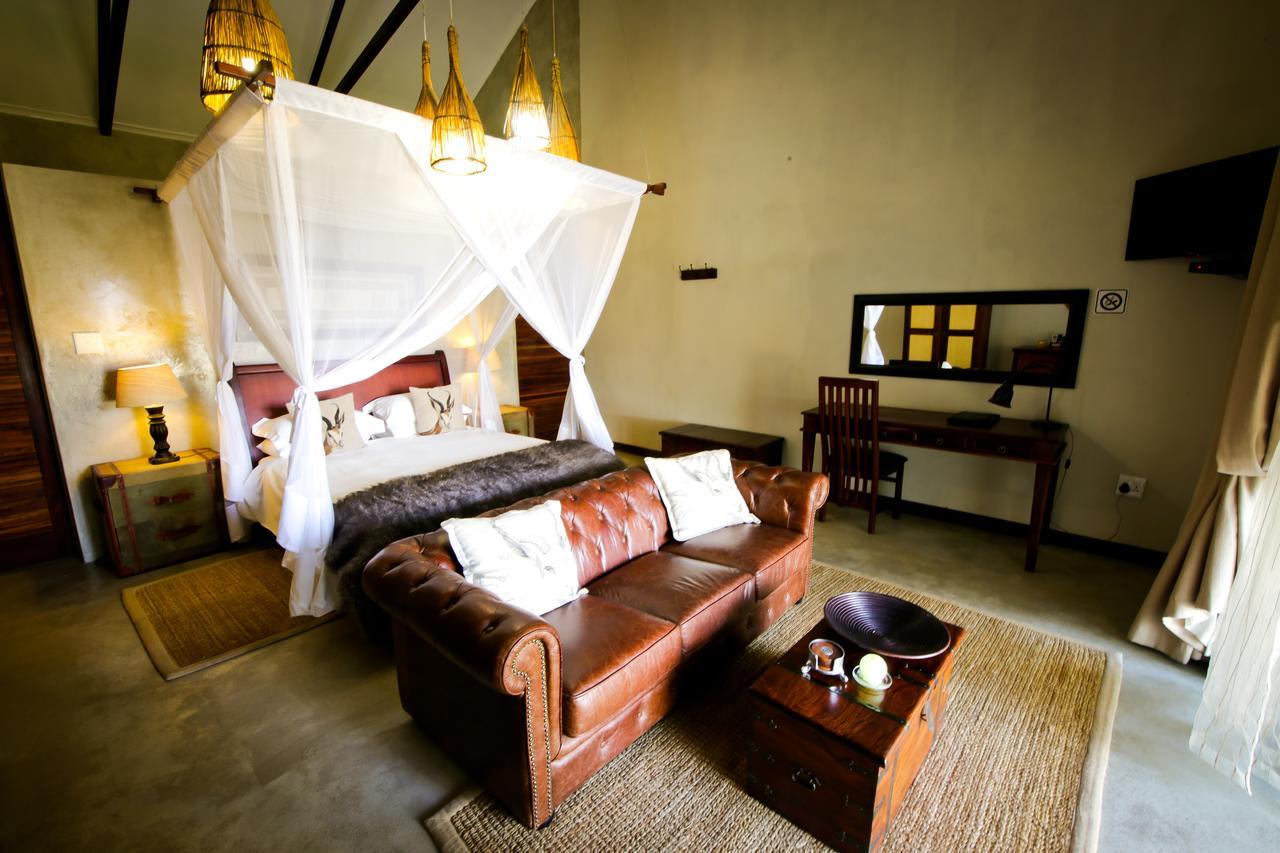 Otjiwa Safari Lodge Очиваронго Экстерьер фото