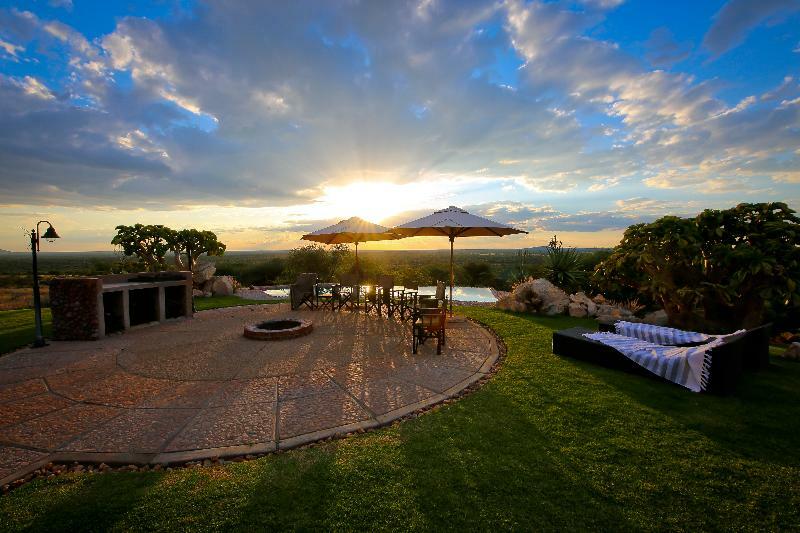Otjiwa Safari Lodge Очиваронго Экстерьер фото